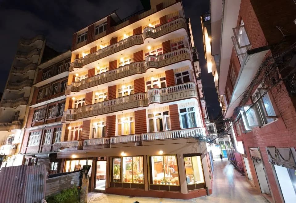 Hotel Triratna