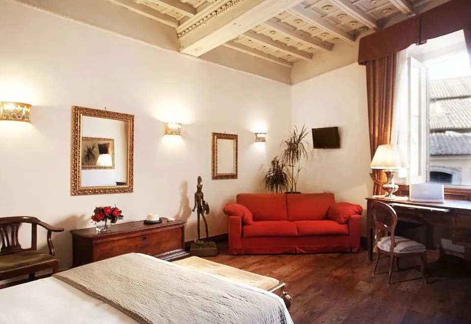Pantheon Inn