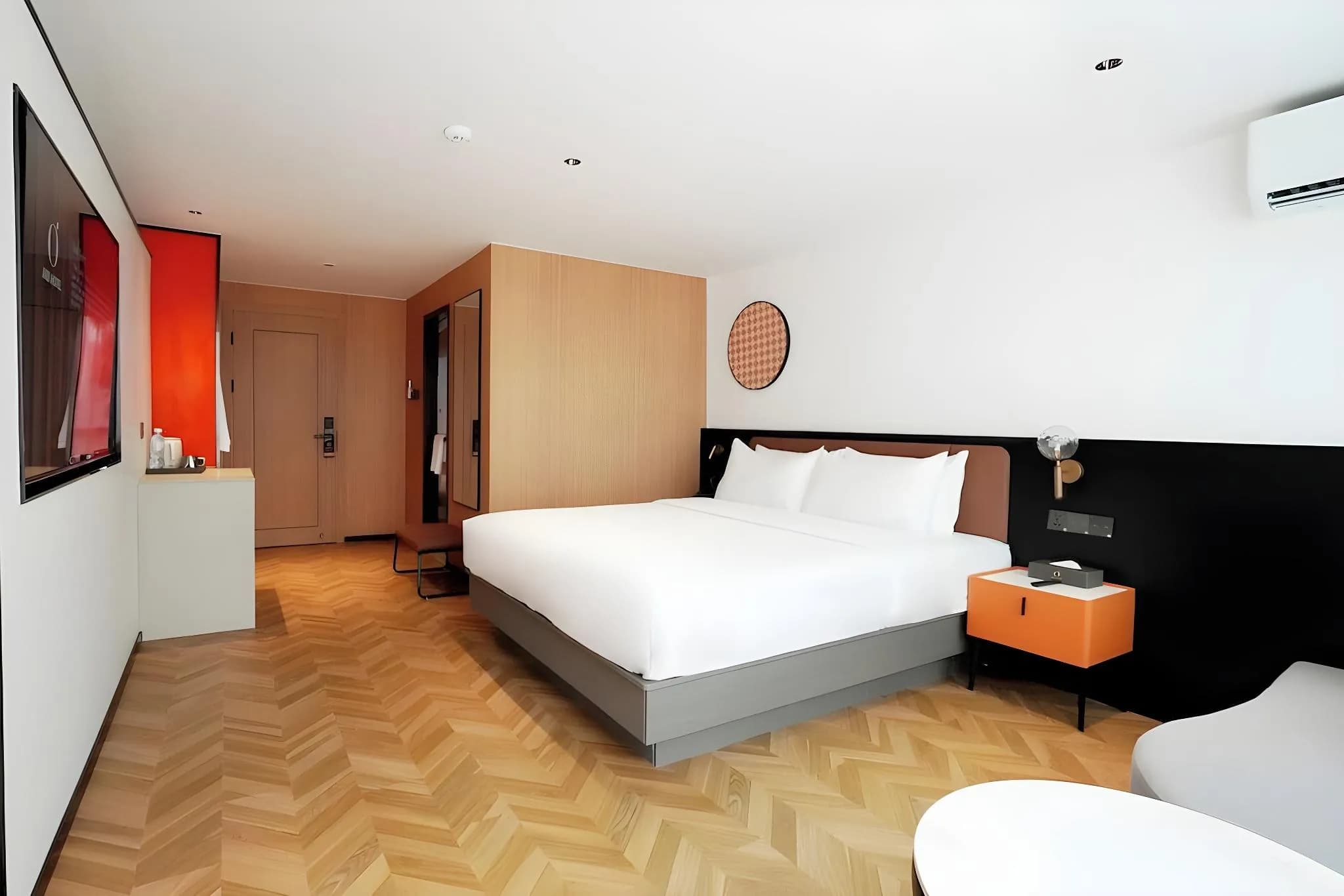 L-Seven Hotel