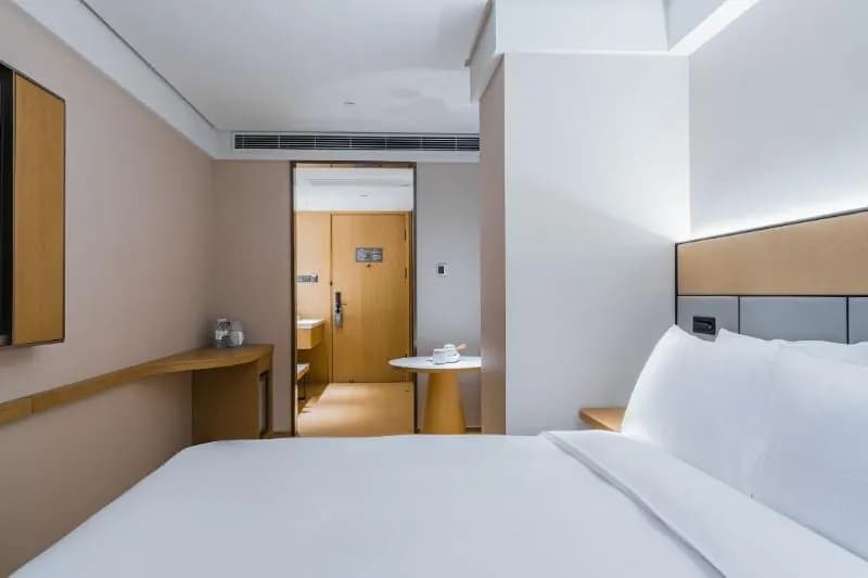 Ji Hotel (Shanghai Tangqiao Shimao Binjiang)