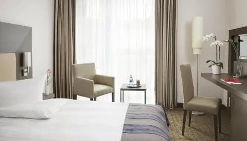 Home Inn (Shanghai Dongan Road Metro Station)