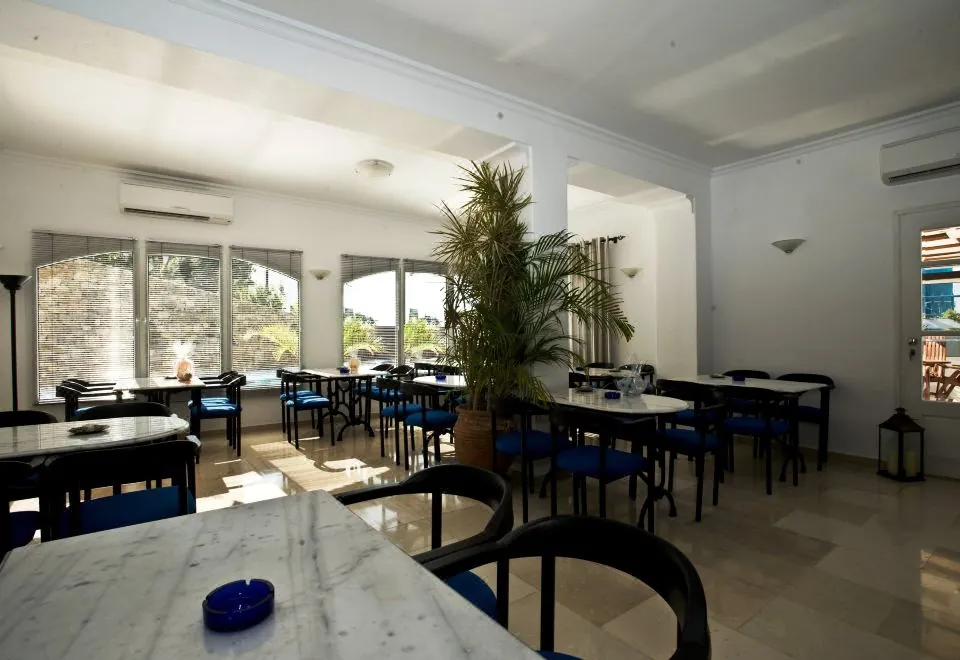 Zannis Hotel