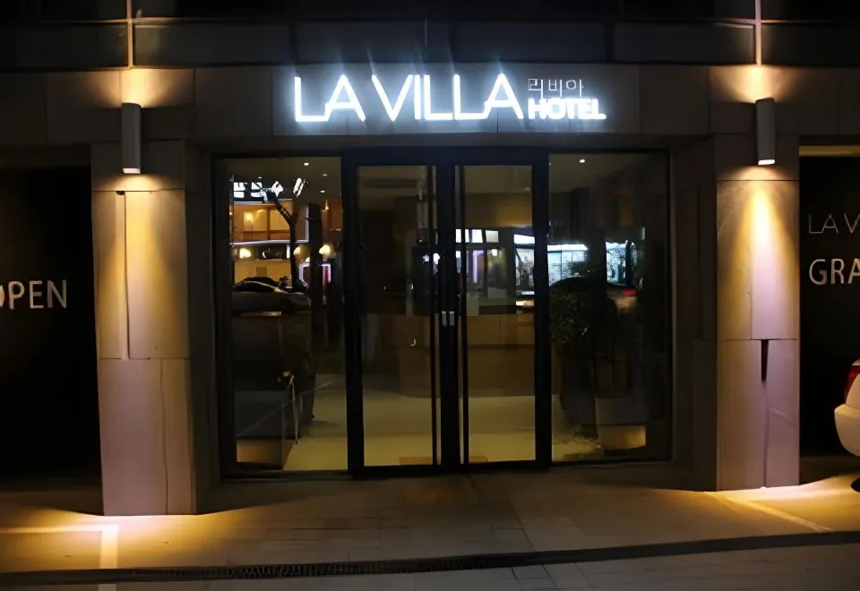 La Villa Hotel