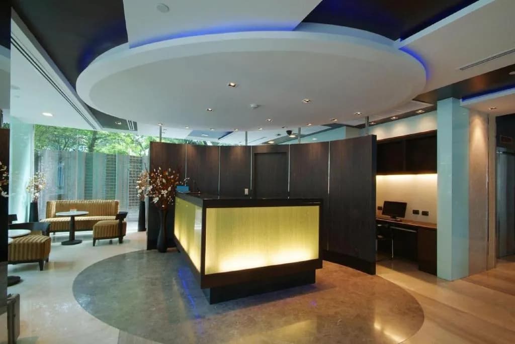 Amora NeoLuxe Suites Hotel