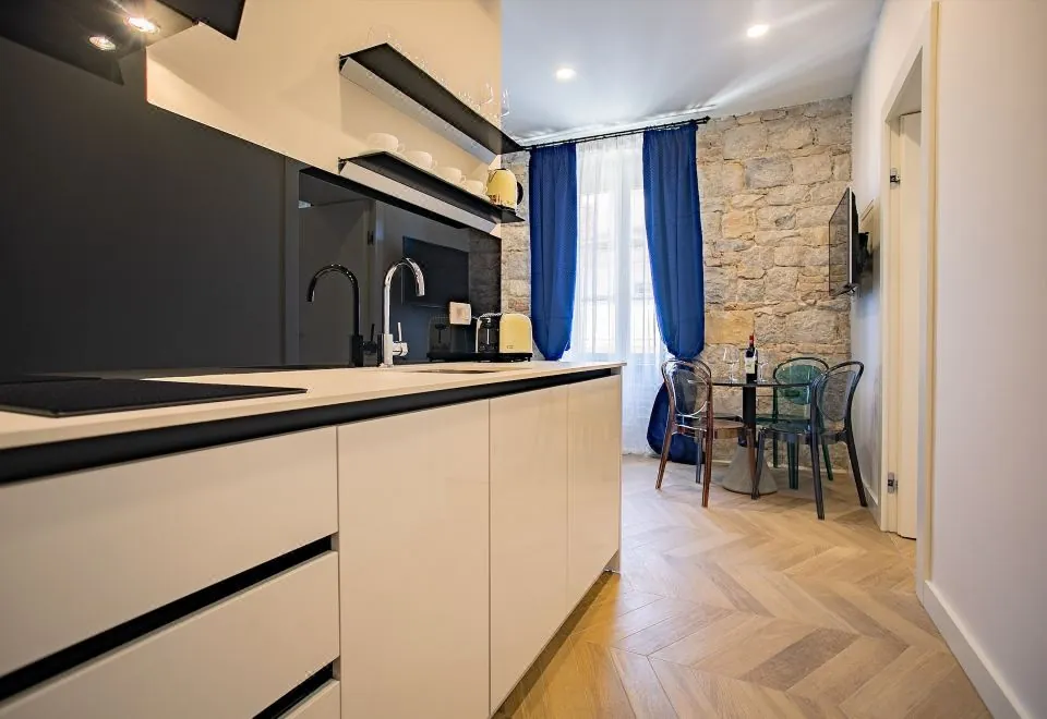 Split Best4Stay Luxury Rooms
