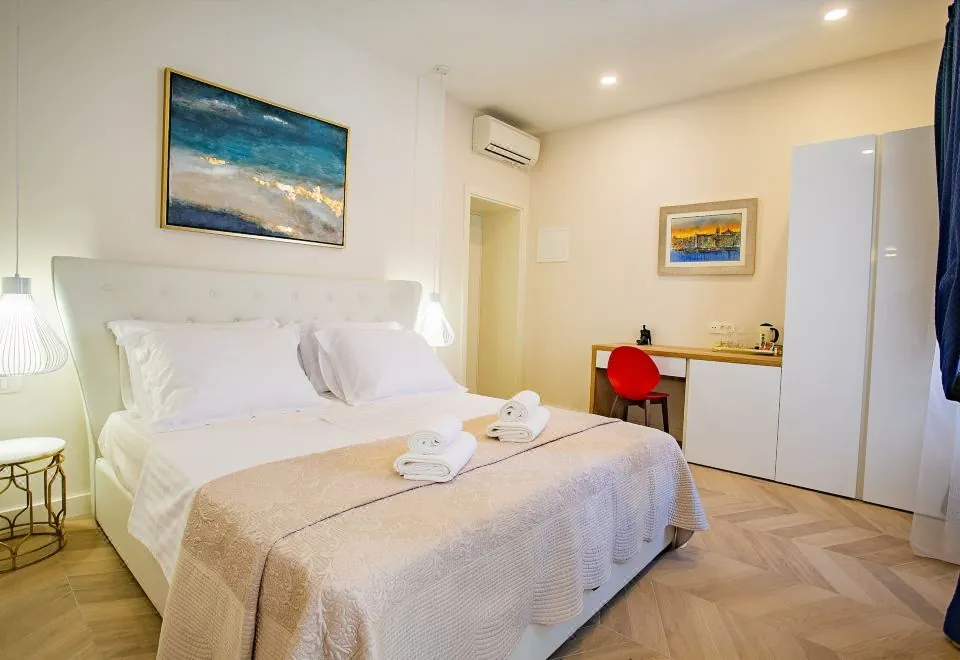 Split Best4Stay Luxury Rooms