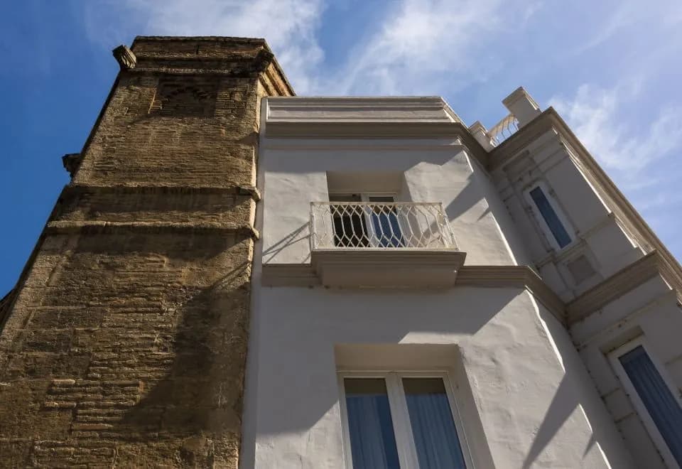 Torre Homenaje Historical Suites