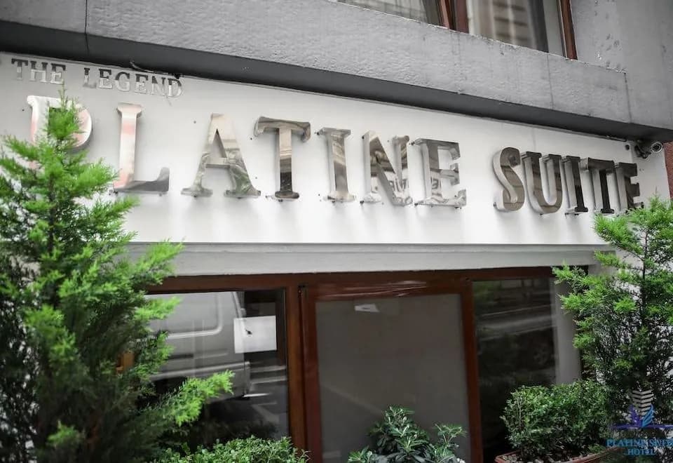 The Legend Platine Suite