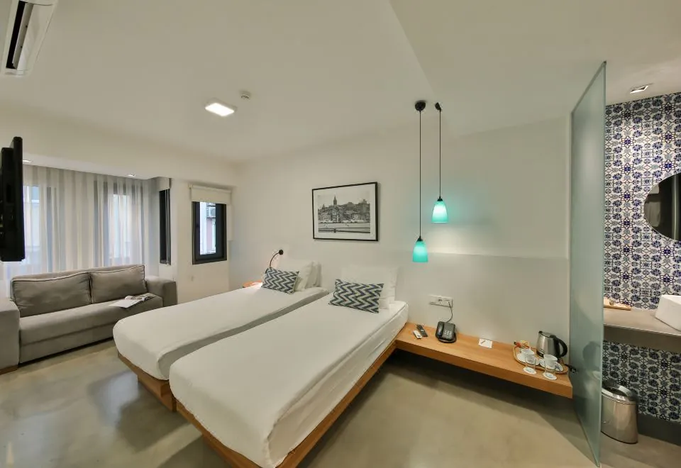 Alilass Hotel