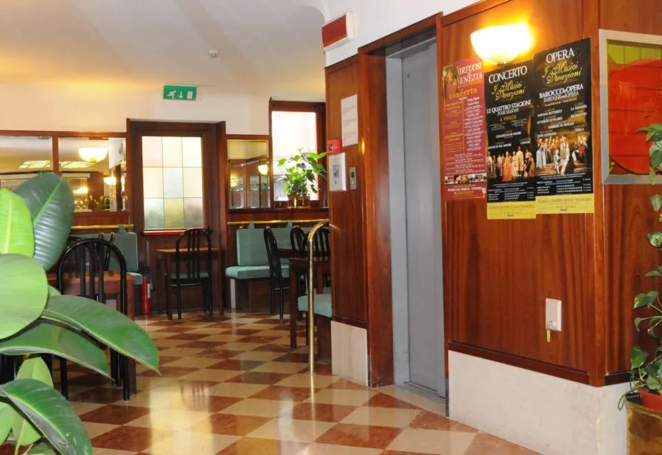 Hotel Diana