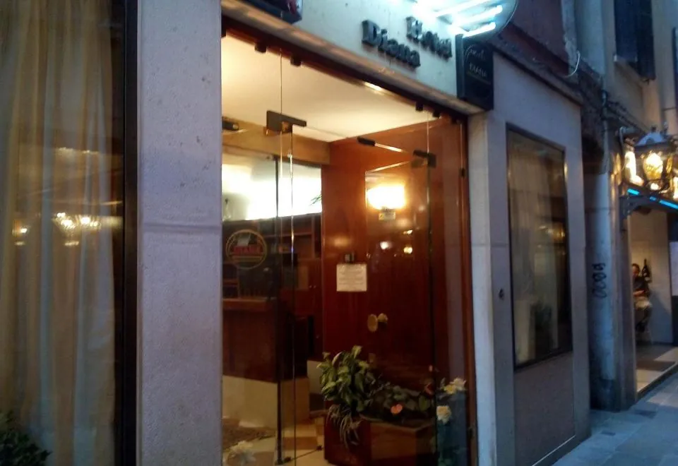 Hotel Diana
