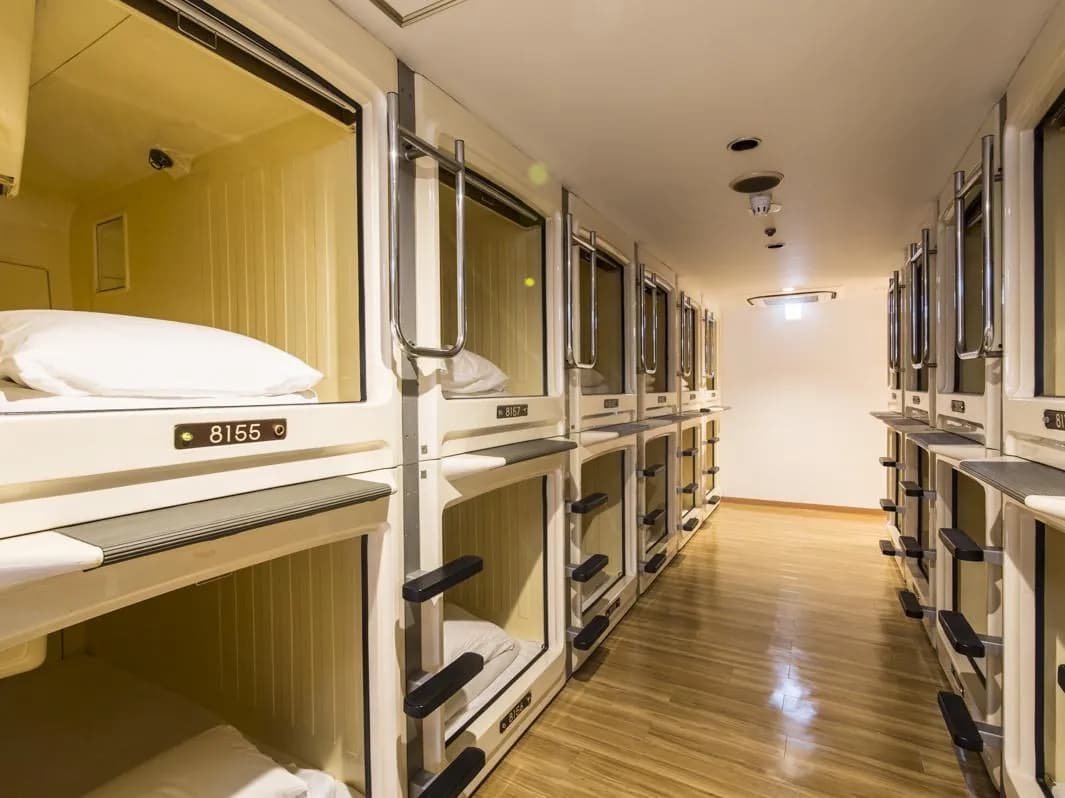 Shinjuku Kuyakusho-Mae Capsule Hotel