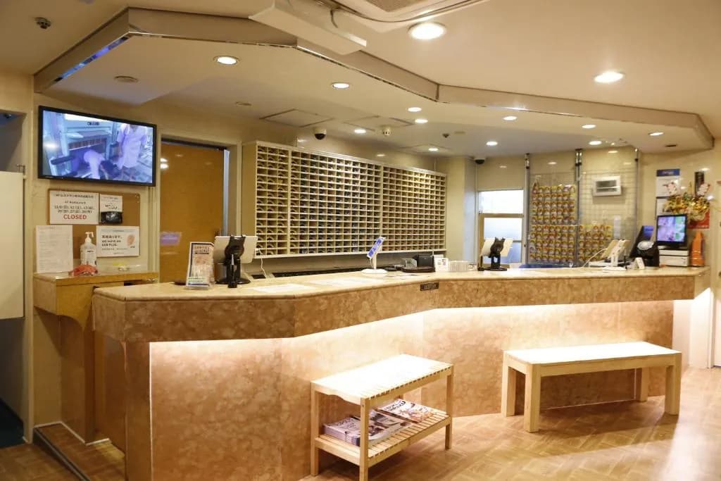 Shinjuku Kuyakusho-Mae Capsule Hotel
