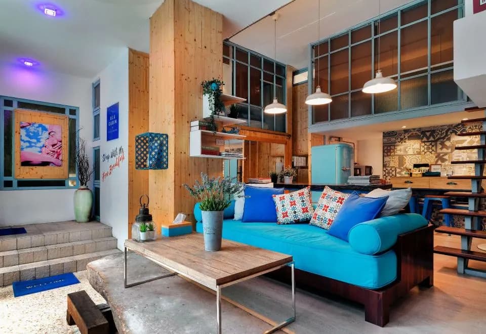 Blu Cabin Poshtel