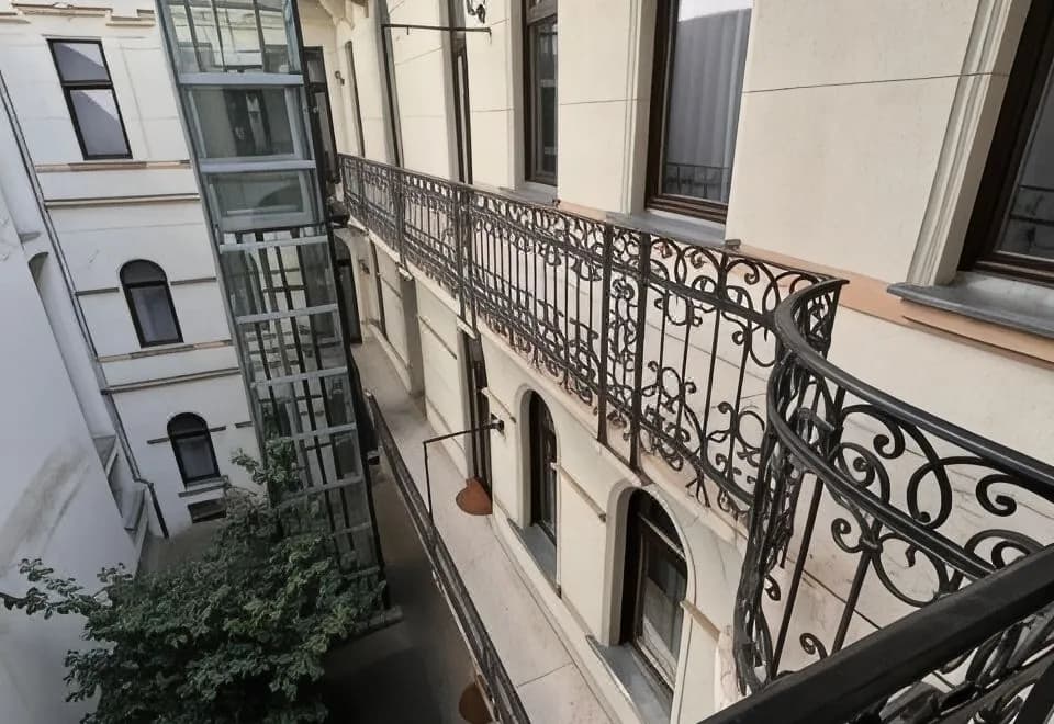 Gracia Apartment House