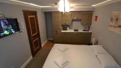Hyde Park Suites