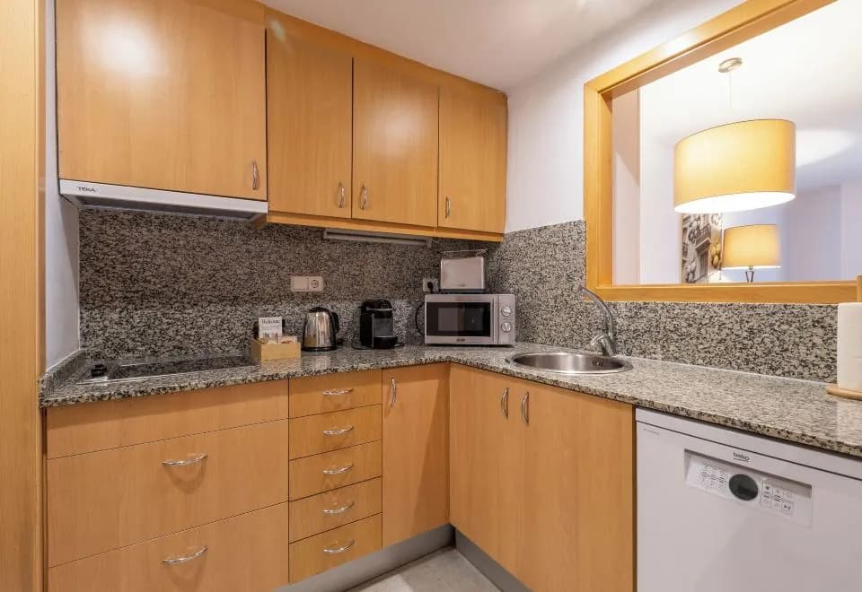 Aspasios Plaza Real Apartments