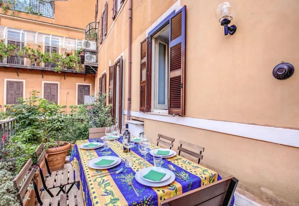 Tritone Top House