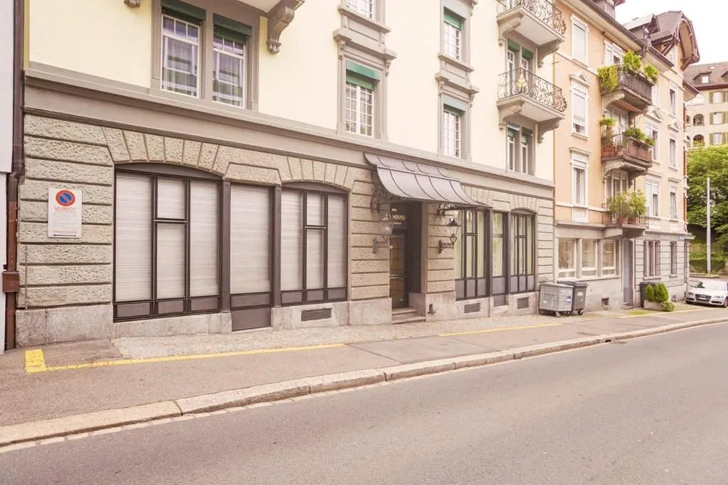 EMA House Serviced Apartments - Superior Standard - Unterstrass