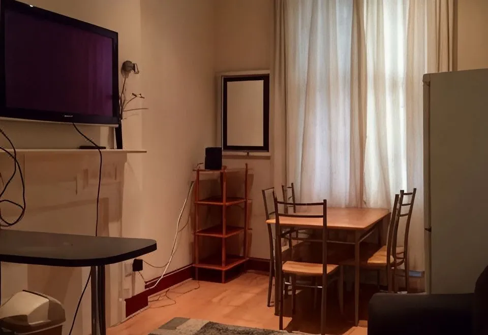 Kensington and Chelsea Apartment