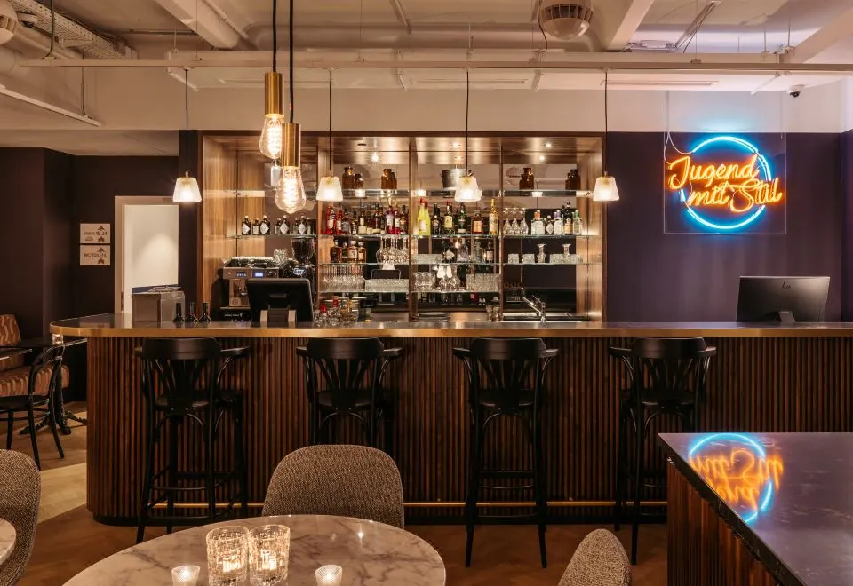 Hotel Schani Salon