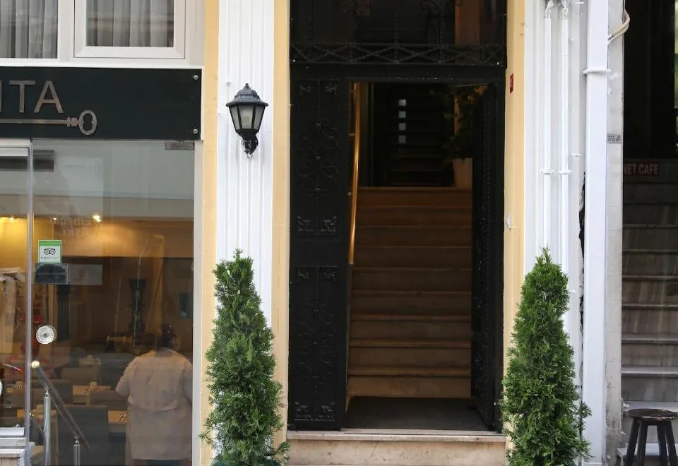 Lavanta Hotel