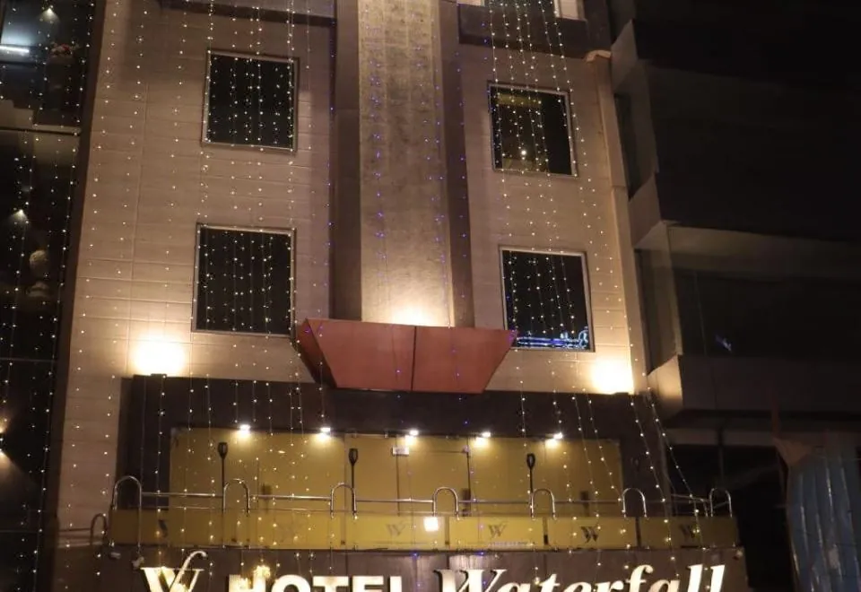 Hotel Waterfall