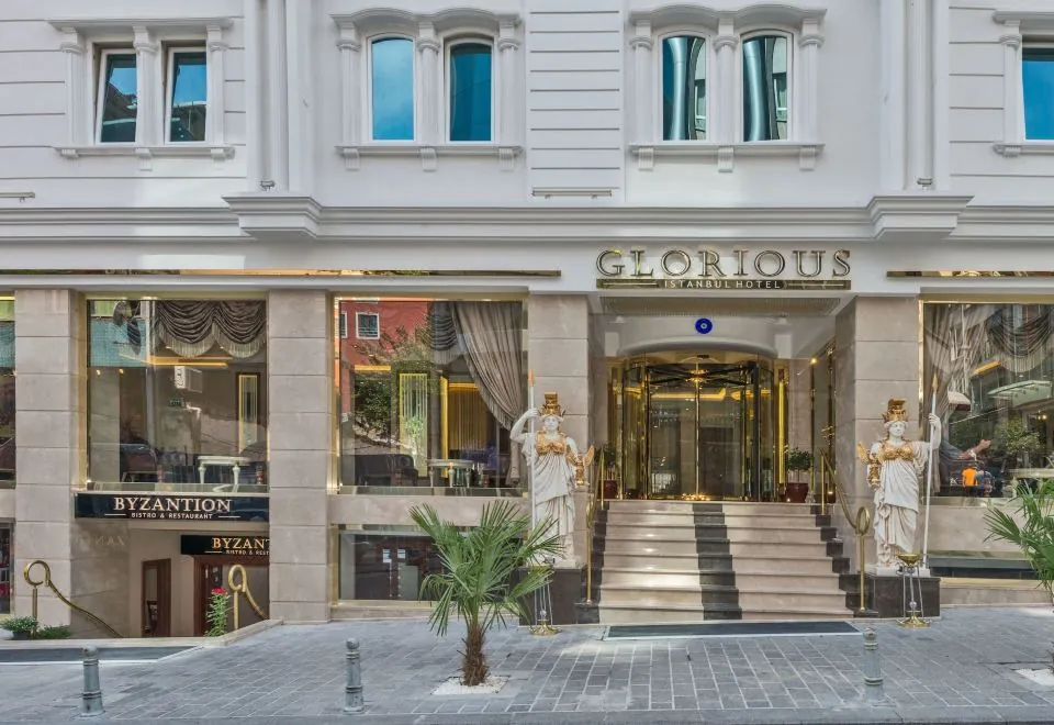 Glorious Hotel