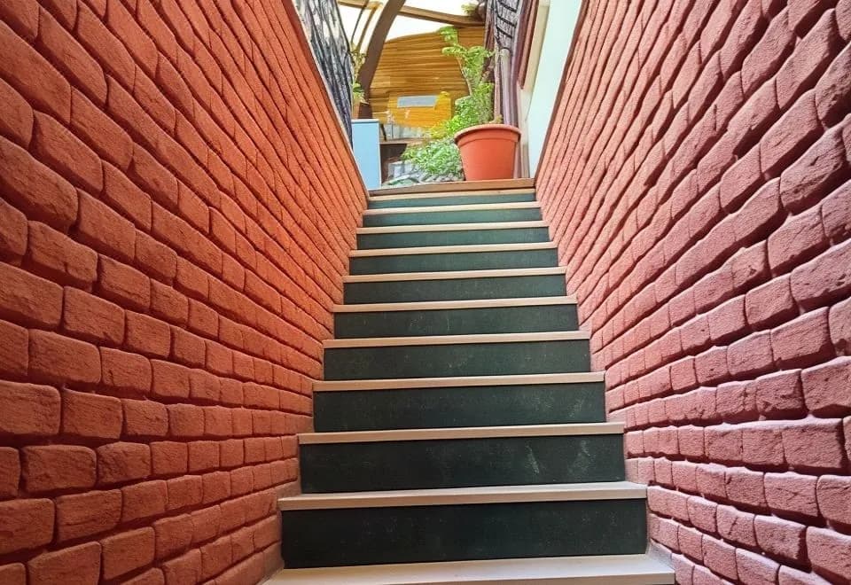Aruna Hotel