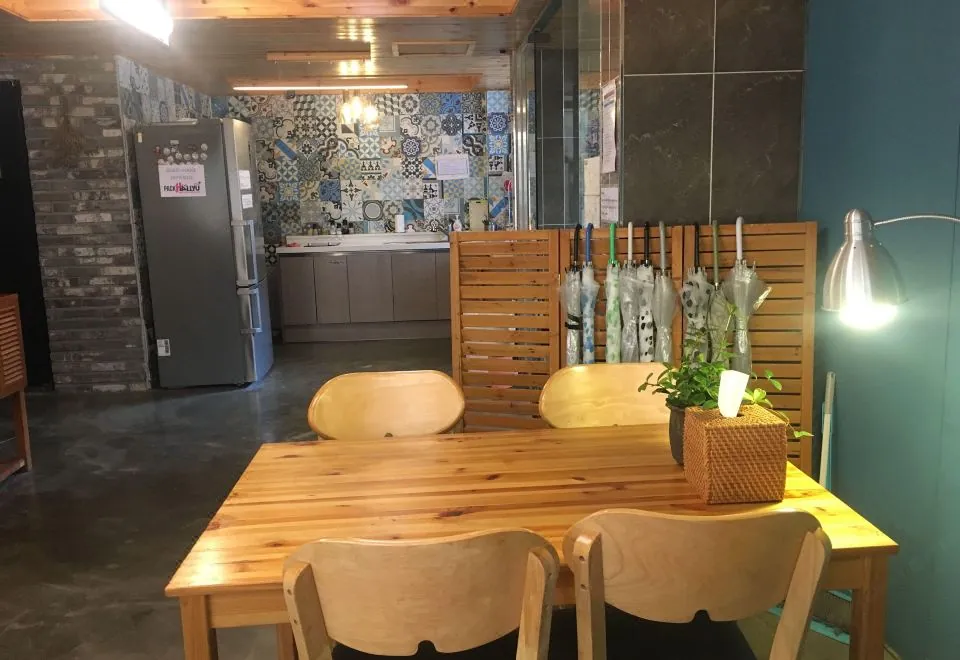 Twin Rabbit Guesthouse
