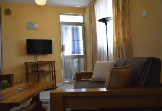Samra Court