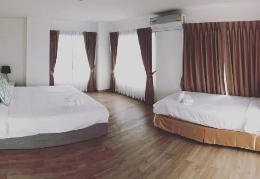 The Lux Ladprao 10
