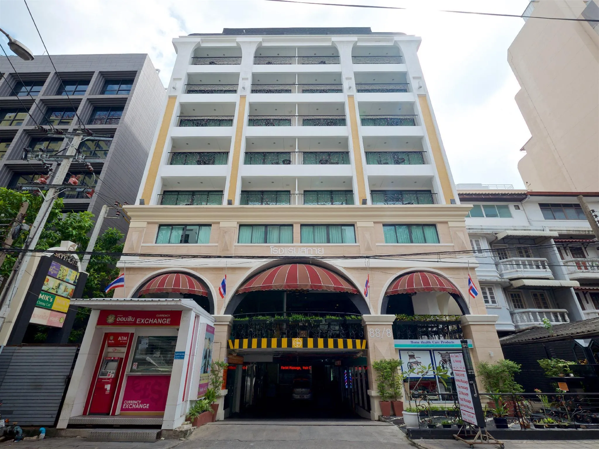 Skyy Hotel