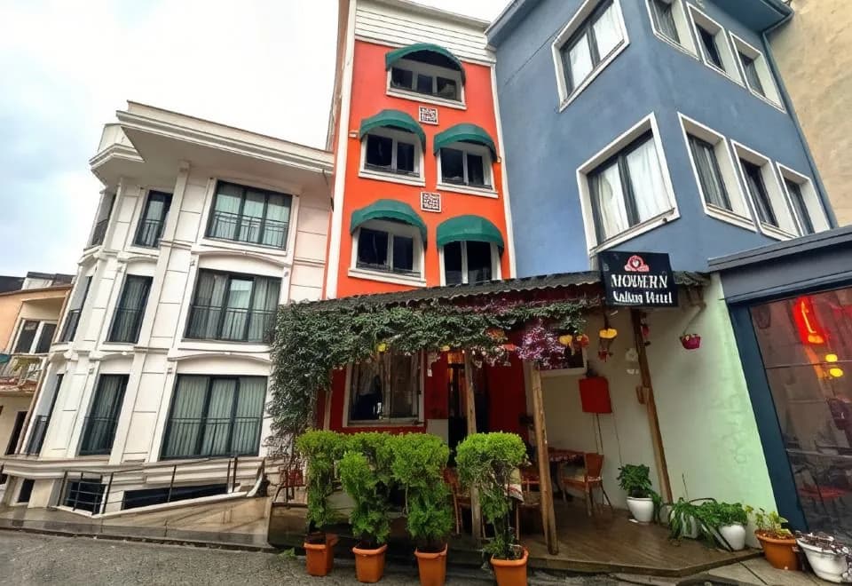 Modern Sultan Hotel