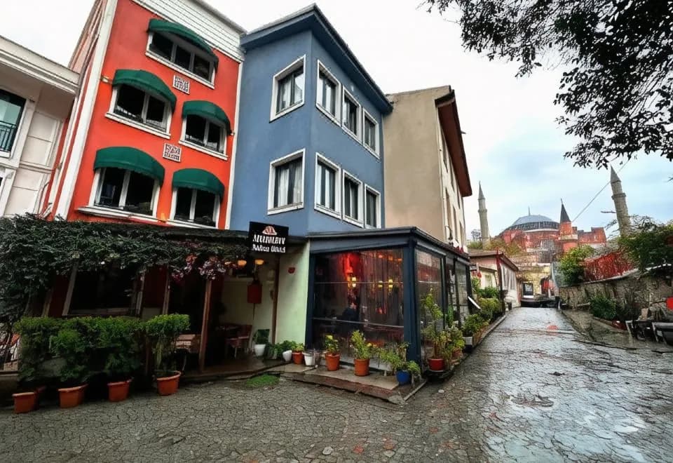 Modern Sultan Hotel