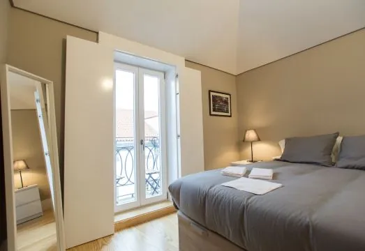 Porto and Cl¨¦rigos Views by Porto City Hosts