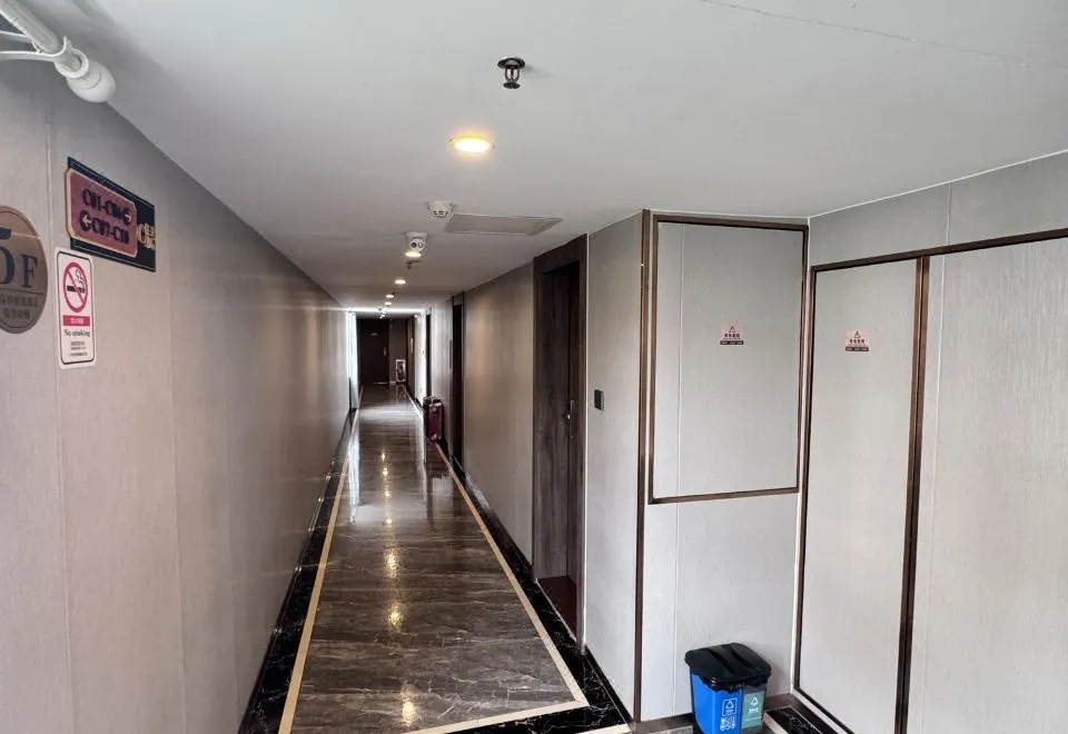 JunCheng Hotel (Guangzhou Gangding Subway Station)
