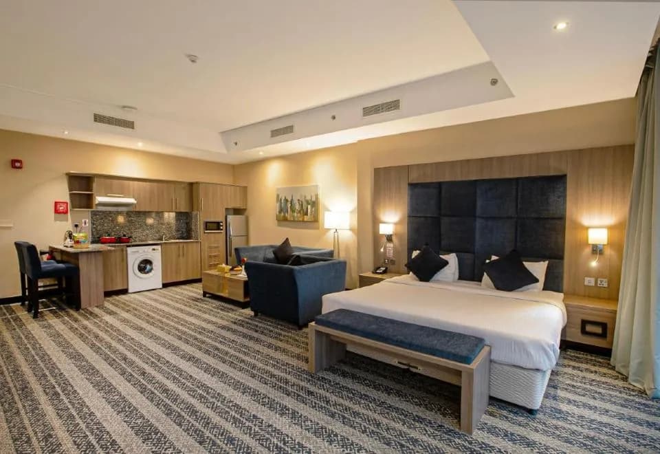 La Castle Hotel
