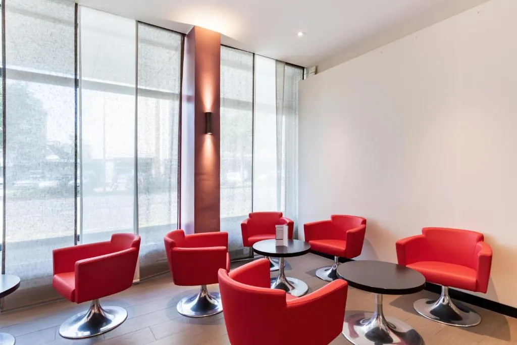 Les Nations Hotel