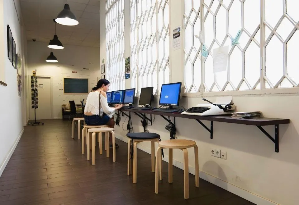 360 Hostel Barcelona Arts&Culture
