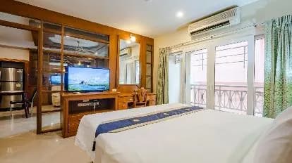 Whitehouse Condotel