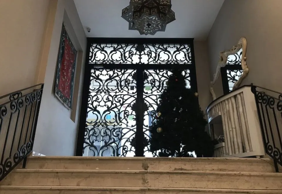 Aybar Hotel