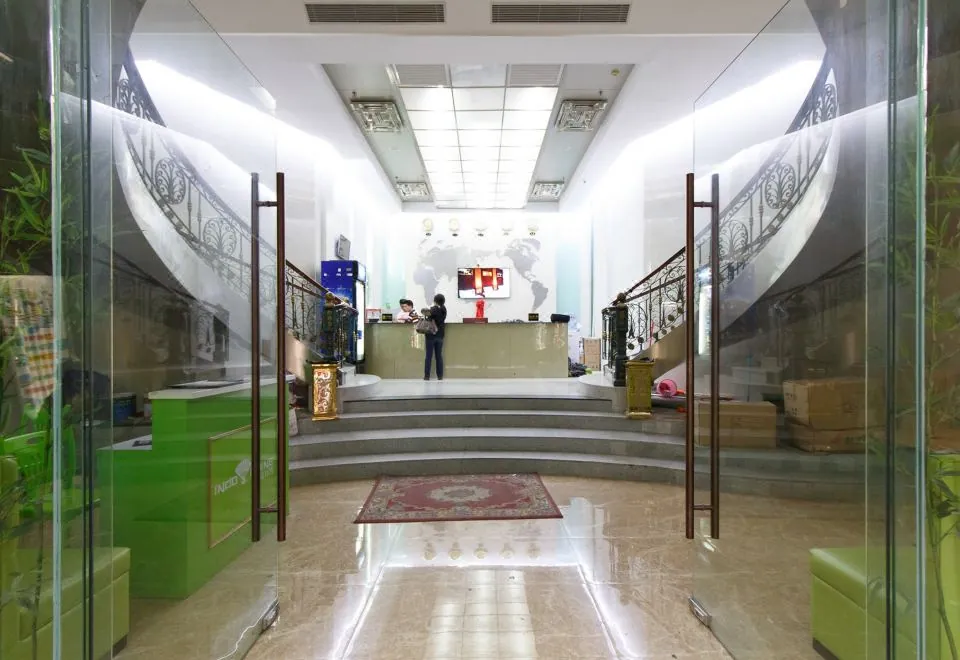 Meicheng Hotel (Guangzhou Zhujiang New Town Subway Station)