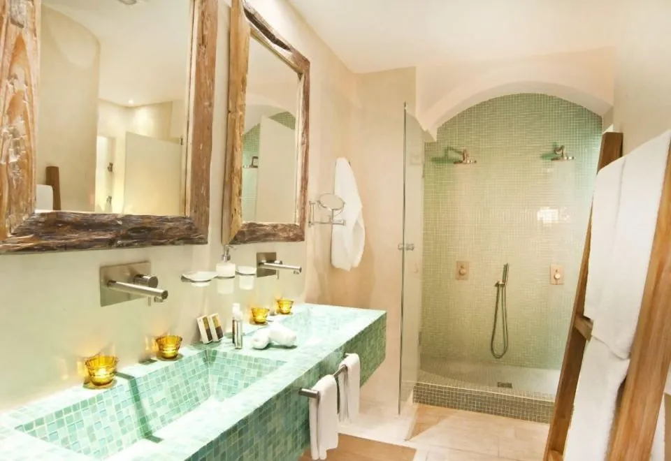 Allure Suites