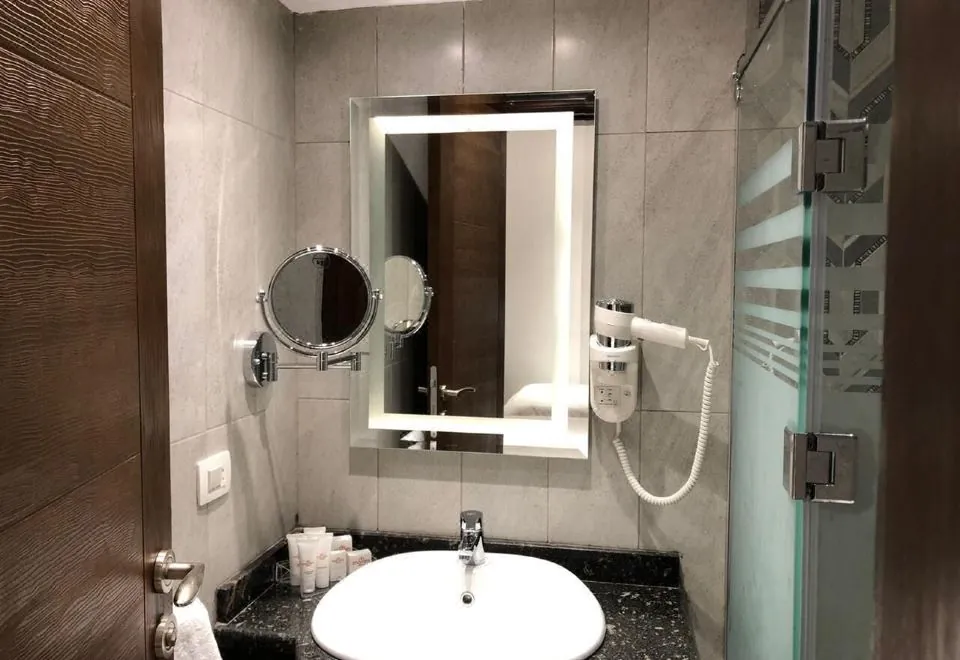 Maxim Hotel