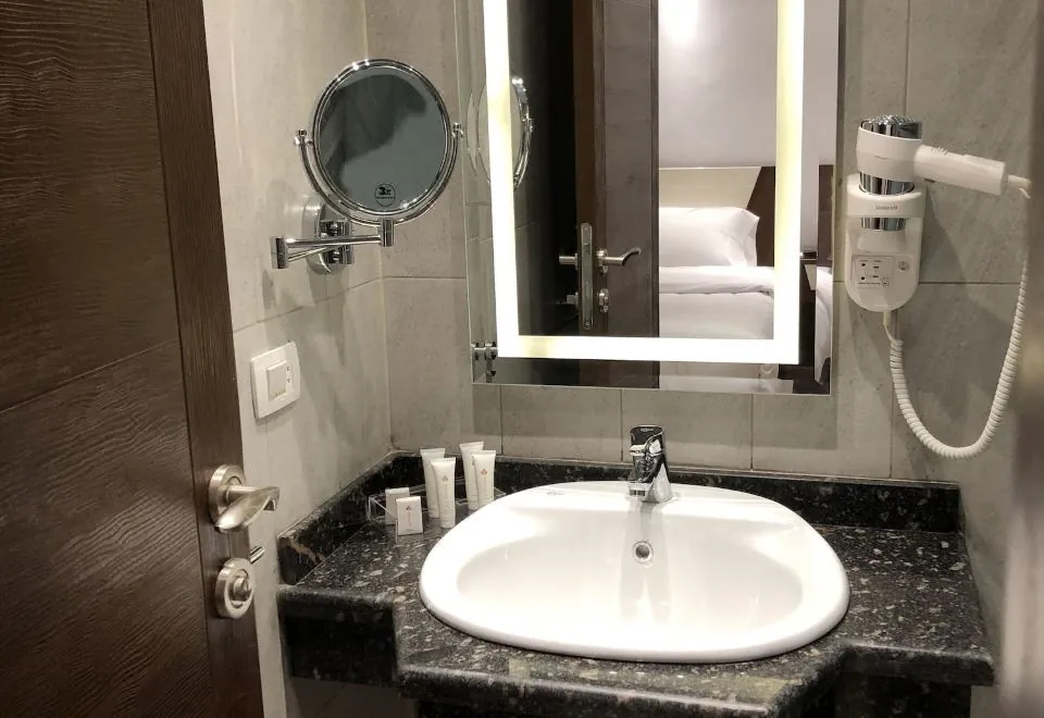 Maxim Hotel