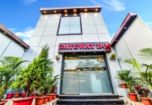 FabExpress Gateway Inn