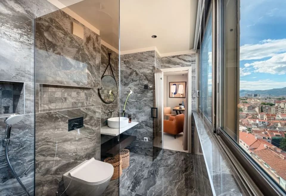 Royal Suites Sky