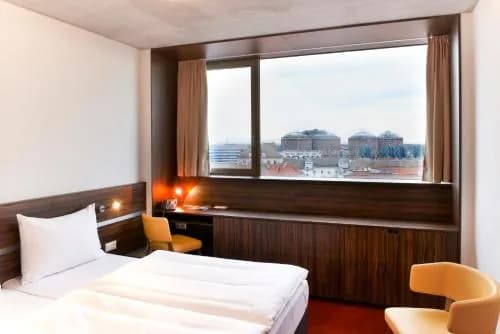 Simm's Hotel - cityhotel next to Metro U3
