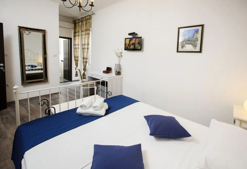 Prior Suites Split